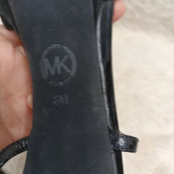Michael Kors Black Felicia T Strap Platform Peep Toe Heel US 8M - Picture 6 of 8